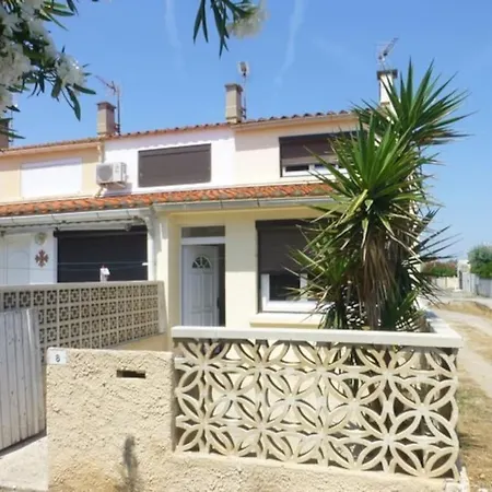 Holiday home Pavillon T3 Proche De La Terrasse Garage Parking Port-la-Nouvelle