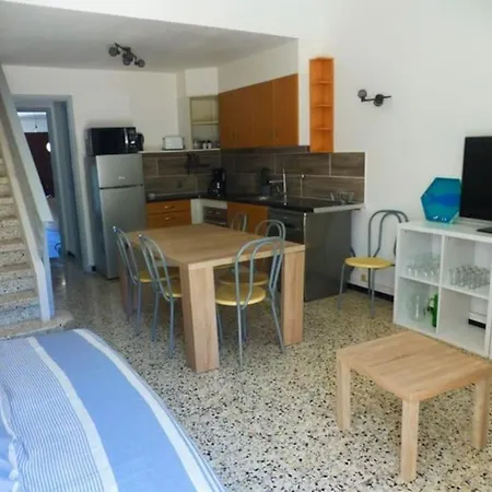 Holiday home Pavillon T3 Proche De La Terrasse Garage Parking Port-la-Nouvelle